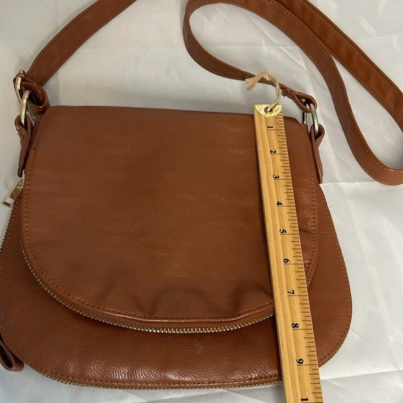 DLG Cognac Brown Faux Leather Saddle Bag Crossbody Purse Adjustable Strap Zips - Picture 3 of 13
